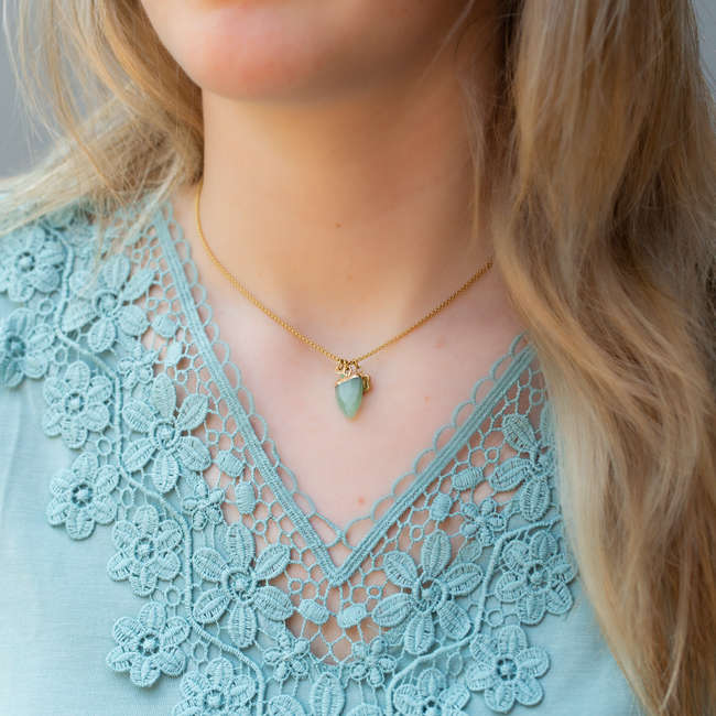 By Jam Gioielli Goud ketting met facet edelsteen hanger