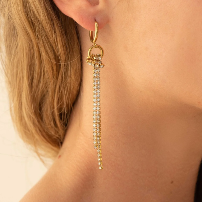 Bohm Paris Schitterende glamour: Lange oorbellen met veel shiny crystal steentjes!