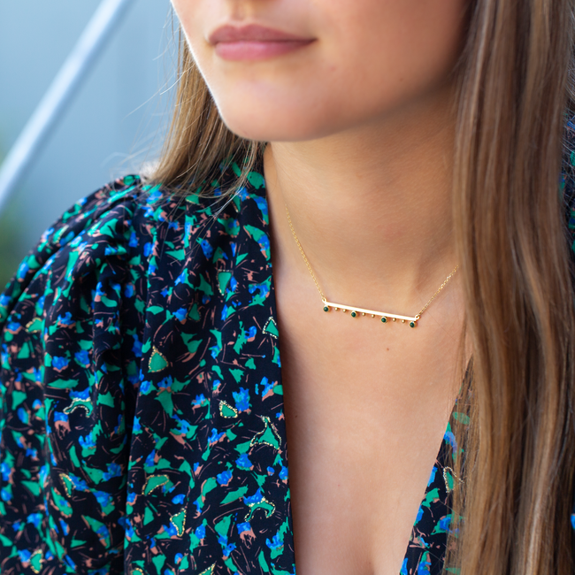 ZAG  Bijoux Gouden ketting met balkje en groene steentjes