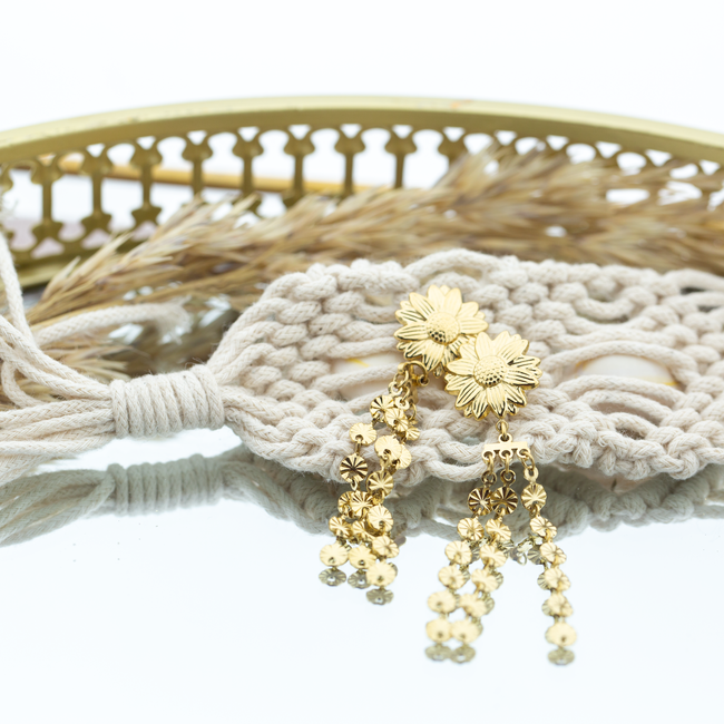 Day & Eve by Go Dutch Label Gouden lange zonnebloem oorbellen