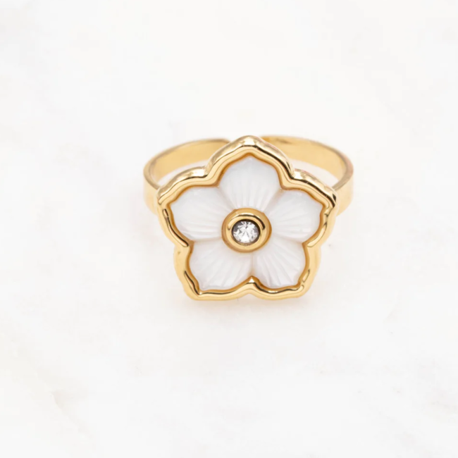 Ikita  Goud witte bloem of schelp ring