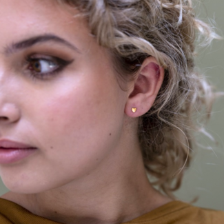 Day & Eve  Goud kleine hart oorbellen