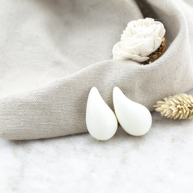 Day & Eve  Gekleurde roze , lila en witte teardrop oorbellen