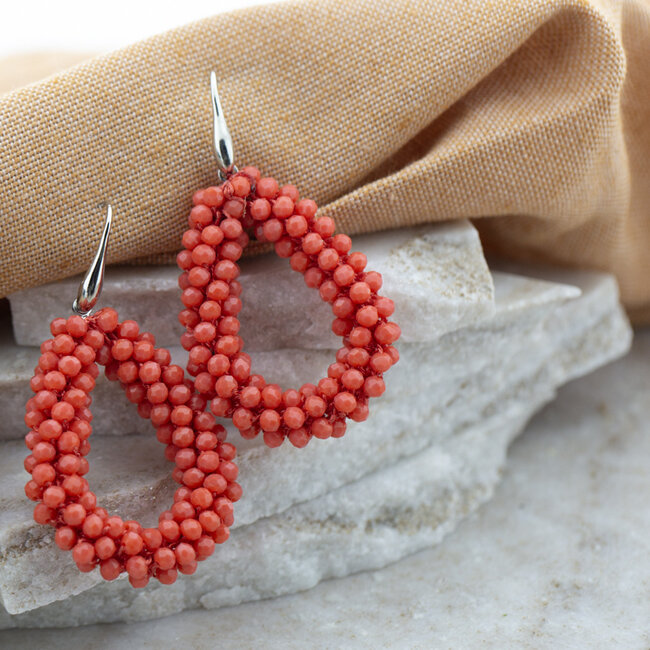 Day & Eve  Koraalrode druppel oorbellen