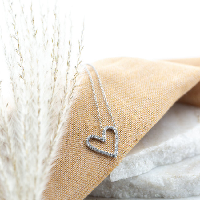 Day & Eve  Zilver stainless steel ketting schuin glitter hart