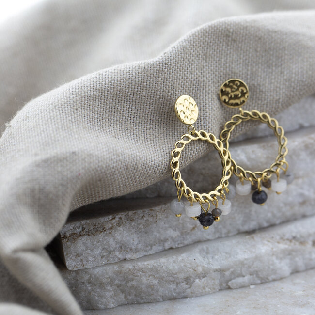 Day & Eve  Boho ronde oorbellen met grijze natuursteentjes