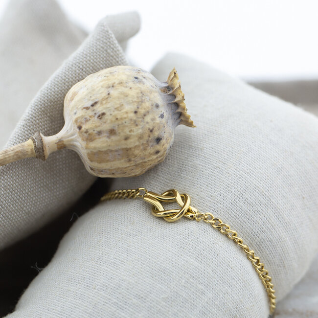 Day & Eve by Go Dutch Label Goud schakel, knoop of hart armband