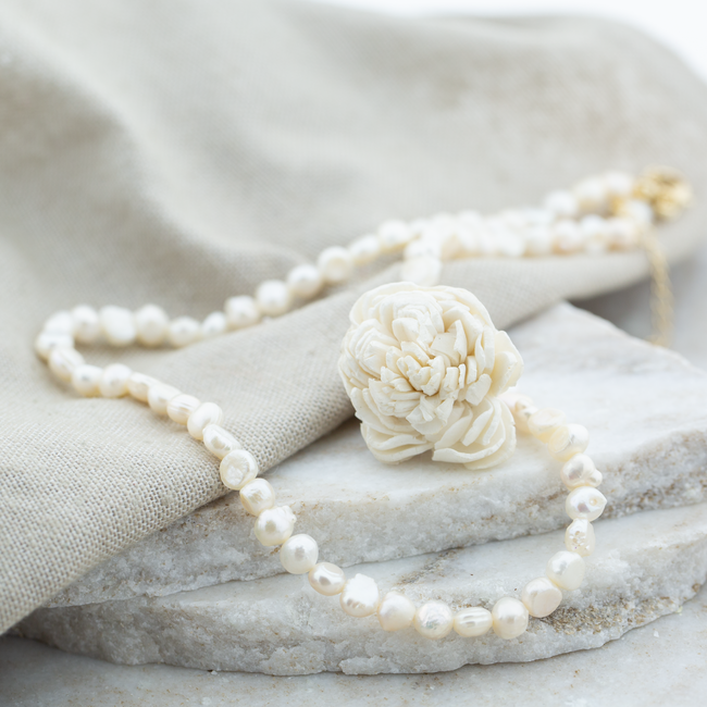 Tijdloze witte chique glamour parelketting