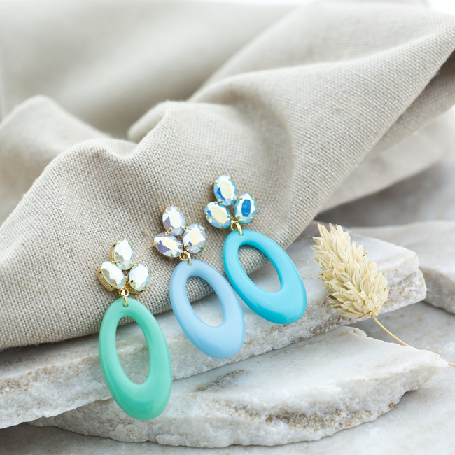 Biba blauwe resin bloem facet crystal oorbellen goud