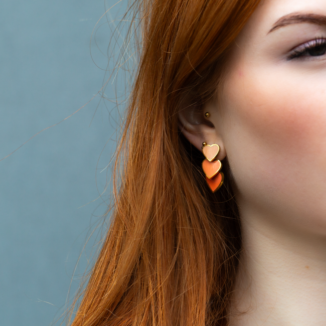 Day & Eve  Nude oranje harten oorbellen