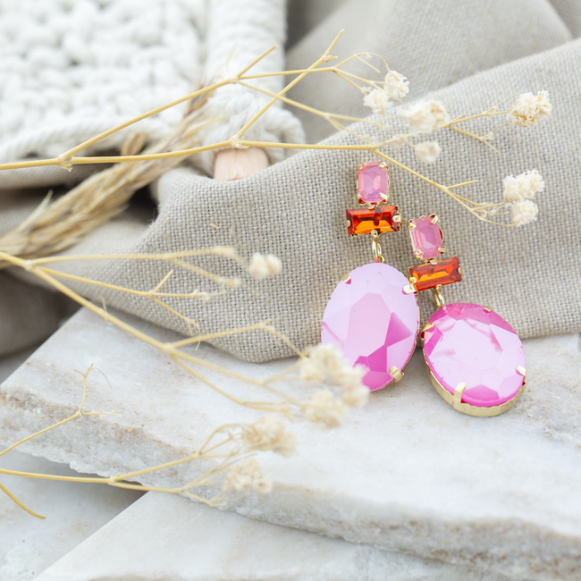 Day & Eve  Roze shiny oorbellen met grote facet steen