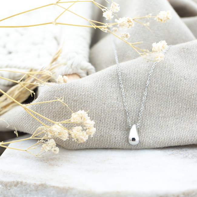 Day & Eve by Go Dutch Label Mini teardrop ketting en oorbellen zilver