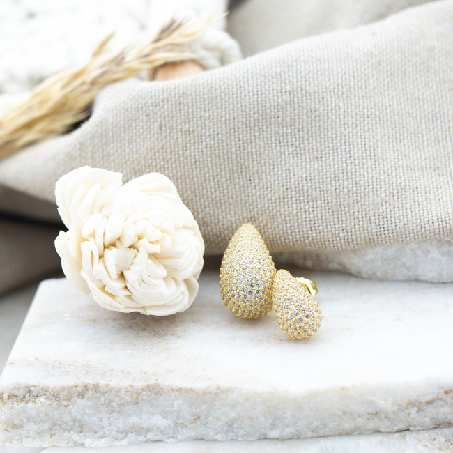 KARMA Goldplated zirconia drop teardop druppel oorbellen