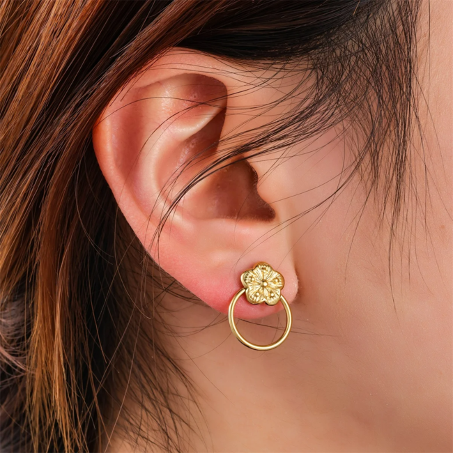 Day & Eve  Bloem cirkel oorbellen goud