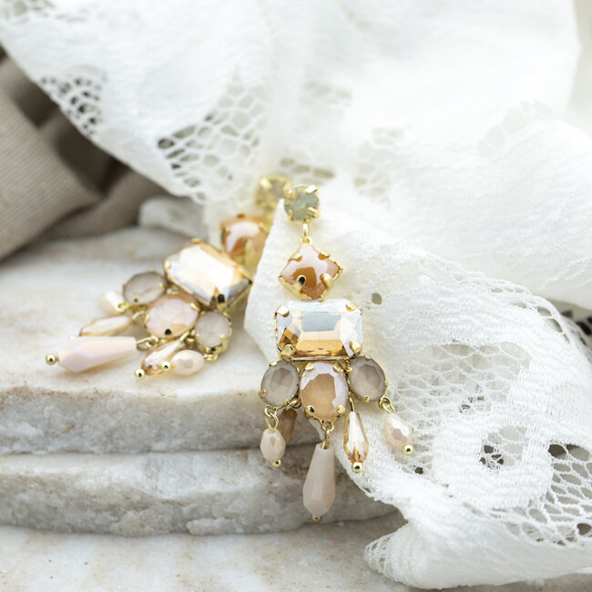 Bohemian ibiza witte beige zomerse oorbellen  met crystal stenen