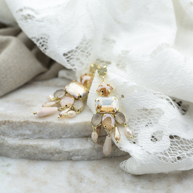 Biba Bohemian ibiza witte beige zomerse oorbellen  met crystal stenen