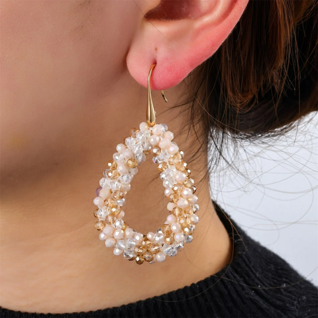 Day & Eve by Go Dutch Label Beige witte druppel oorbellen