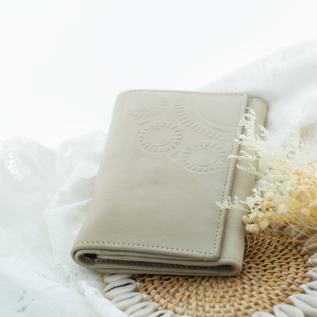 Zeeuws Echt leren zeeuwse knop portemonnee zand beige