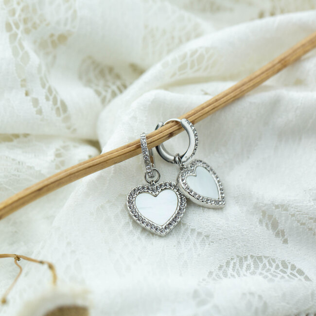 zilver oorringen met glittersteentjes en hart