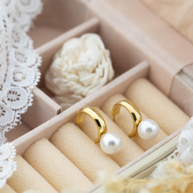 Beadle Goudkleurige Oorringen met Parel