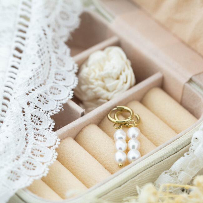 Beadle Goudkleurige Oorringen met Parel