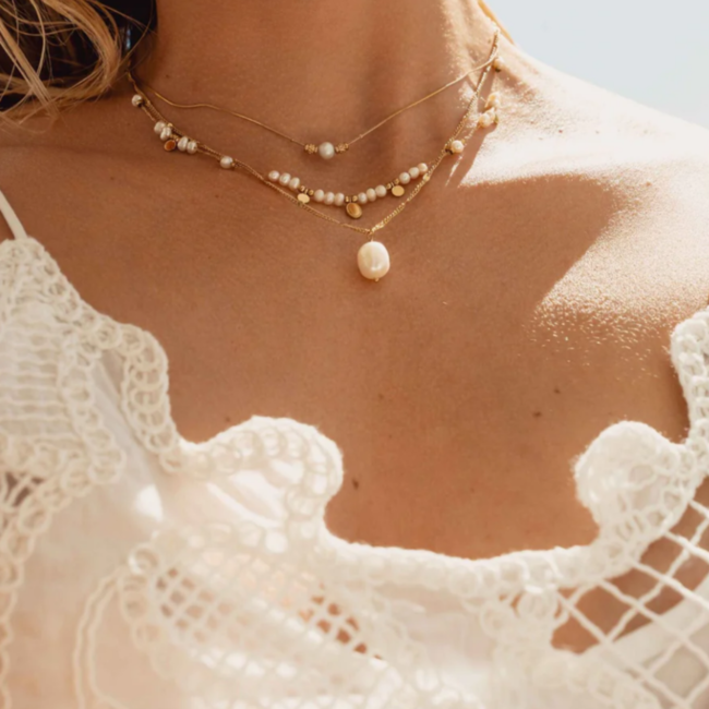 Gouden ketting met parels