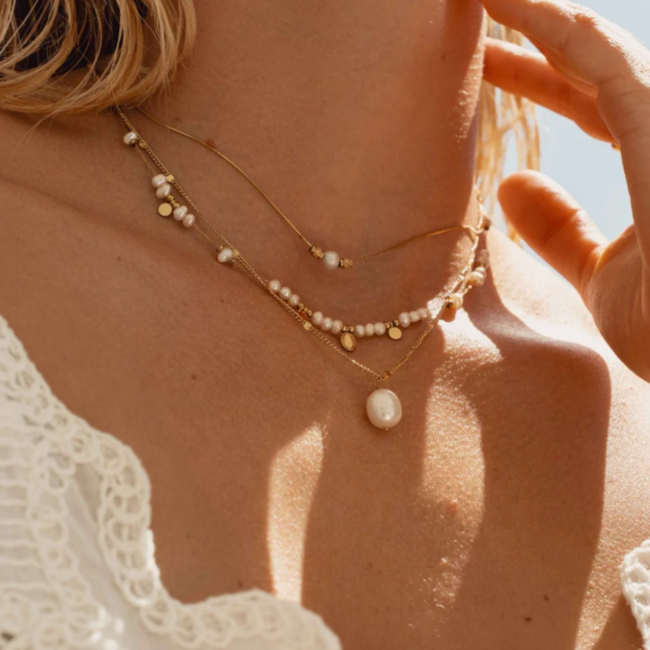 Gouden ketting met parels