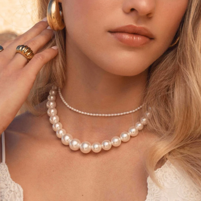 Gouden ketting met parels