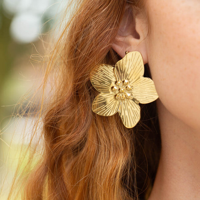 Day & Eve by Go Dutch Label Ga Voor Groot: Gouden Bloemenoorbellen