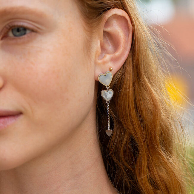 Day & Eve  Zilver lange hart oorbellen met schelp en hartjes