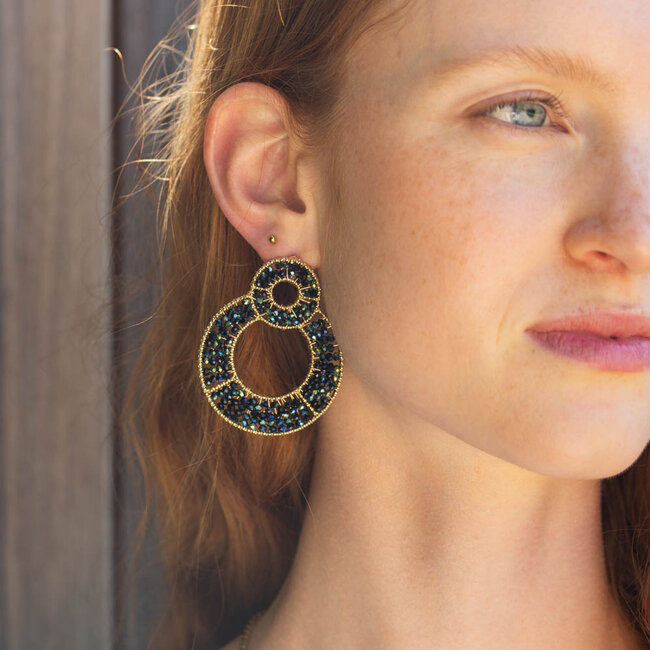 Day & Eve by Go Dutch Label Partyproof grote statement zwarte kralen oorbellen