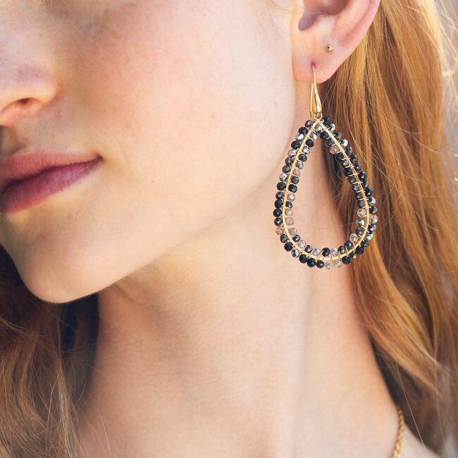 Day & Eve by Go Dutch Label Minimal Chic: Zwarte Open Druppel Oorbellen voor Jou