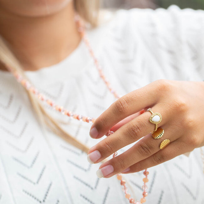 Beadle Stainless steel goud ring met witte druppel of schelp