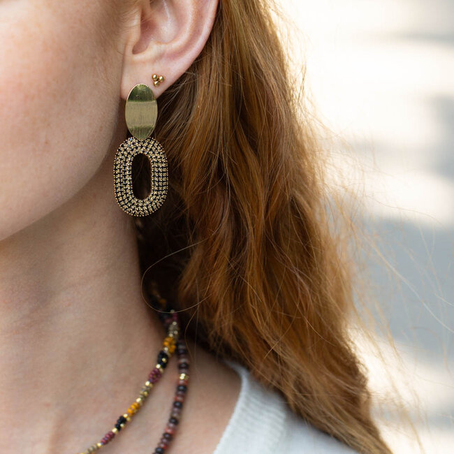 Biba Trendy Gouden Glitter Schakel lange ovaal Oorbellen zwart