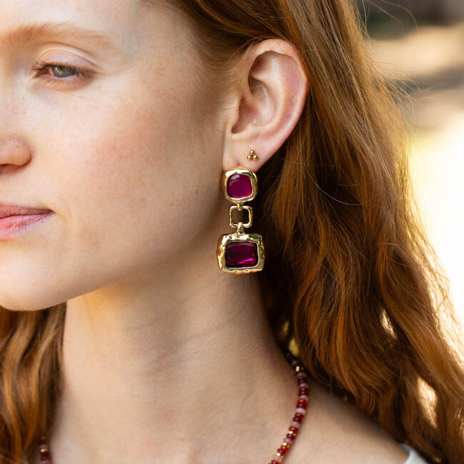 Biba Opvallende statement fuchsia roze vierkante oorbellen