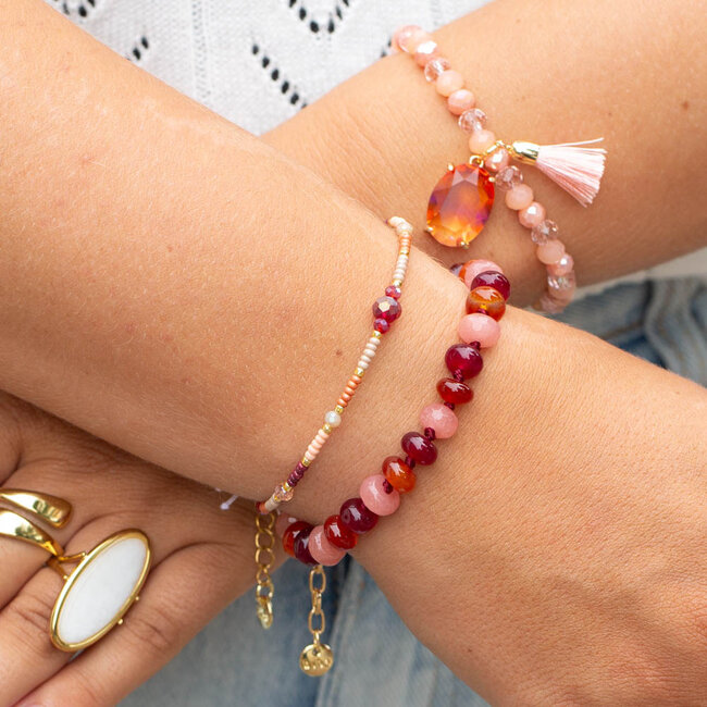 Biba Armband fijne kraaltjes of armband met rode natuursteen