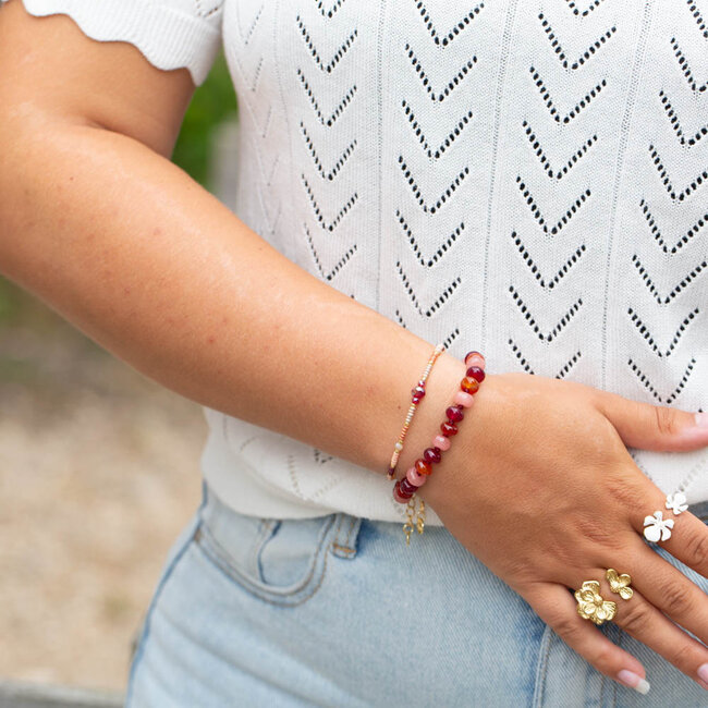 Biba Armband fijne kraaltjes of armband met rode natuursteen