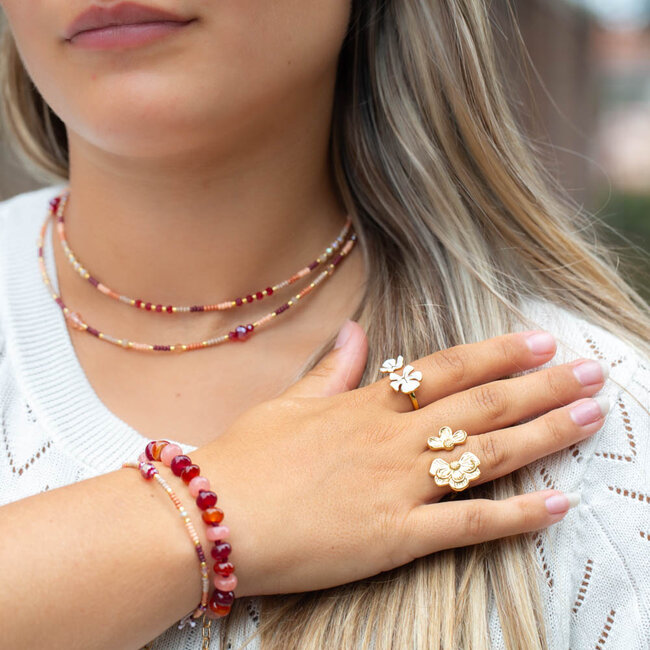 Biba Armband fijne kraaltjes of armband met rode natuursteen