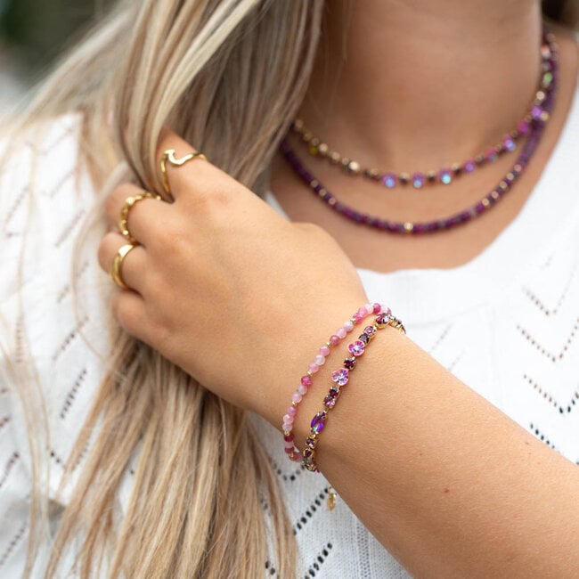 Natuursteen armbandjes met roze paarse kralen en gouden details - Copy