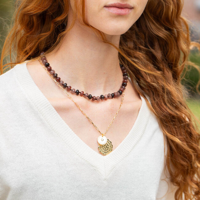 Biba Bruine geknoopte natuursteen of gouden munt ketting