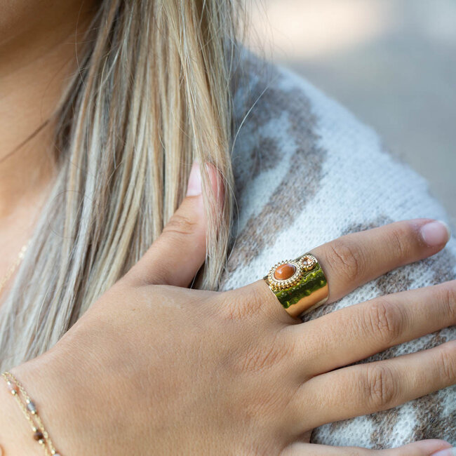 Bohm Paris Goud statement ring met caramel bruin steentje