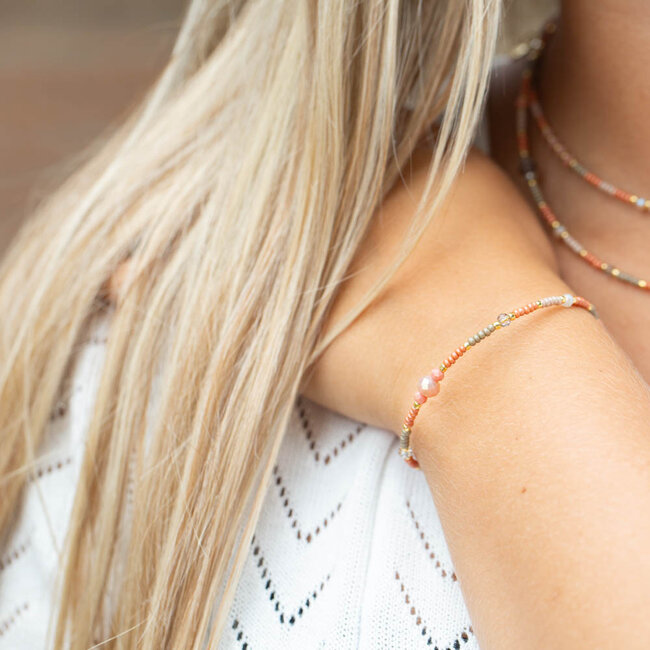 Zachte warme kralenarmband