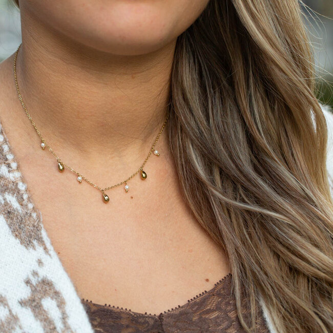 Beadle Goud fijne ketting met teardrop druppel en parels