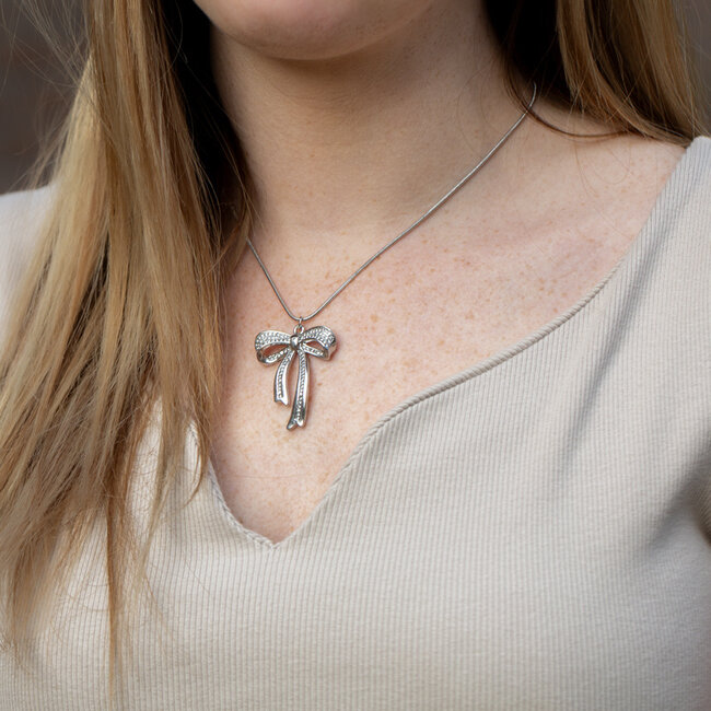 Beadle Jij bent het cadeautje met deze strik om je hals ketting