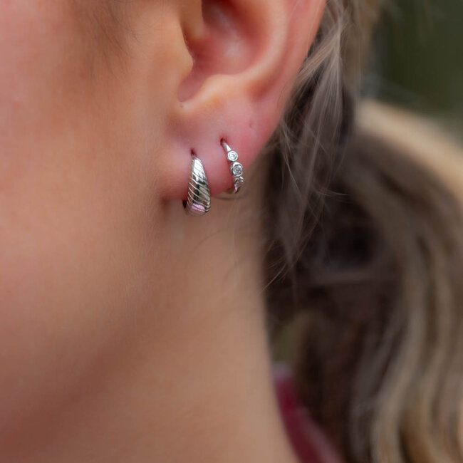KARMA Echt zilver crystal zirconia of twist oorbellen