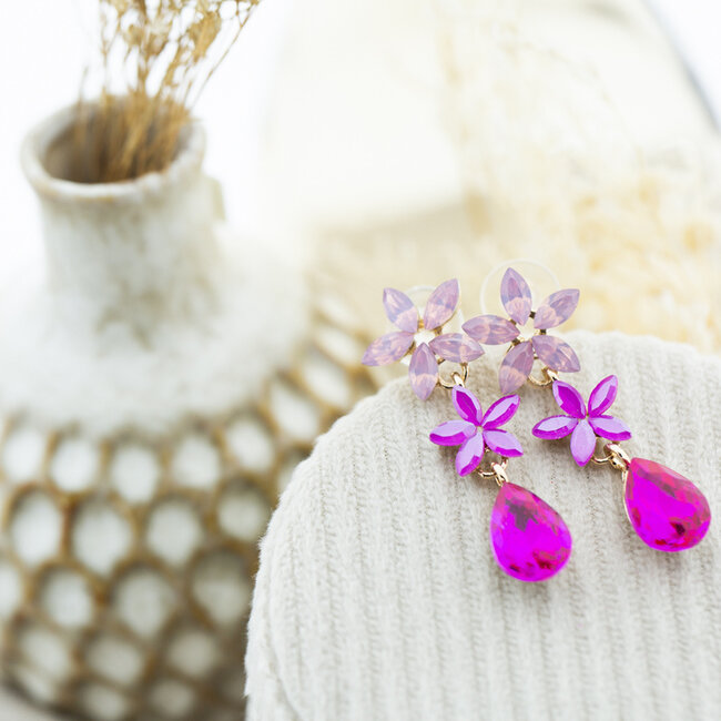 Day & Eve by Go Dutch Label Sparkle in roze druppel of bloem oorbellen