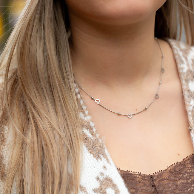 Day & Eve by Go Dutch Label Zilver ketting hart met subtiele hartjes