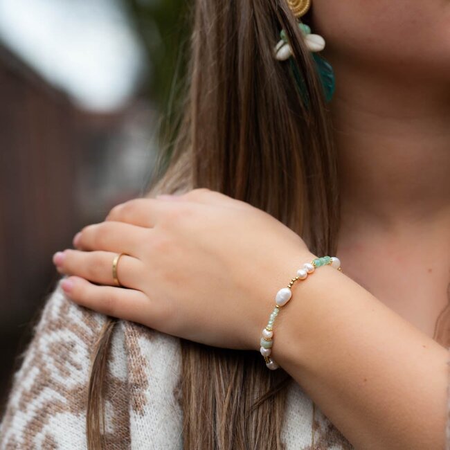 Parel en turquoise kralen armband