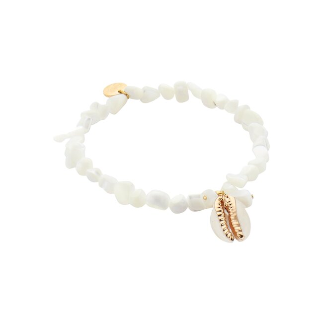 Biba Witte nugget schelp armband met kaurie schelp