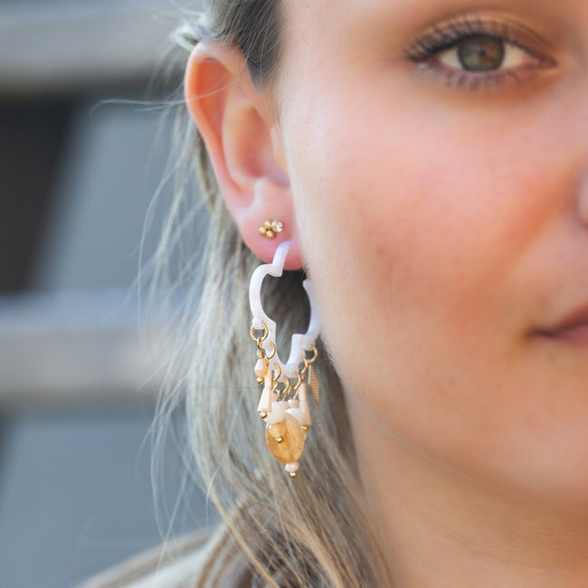 Boho ibiza witte klaver oorbellen